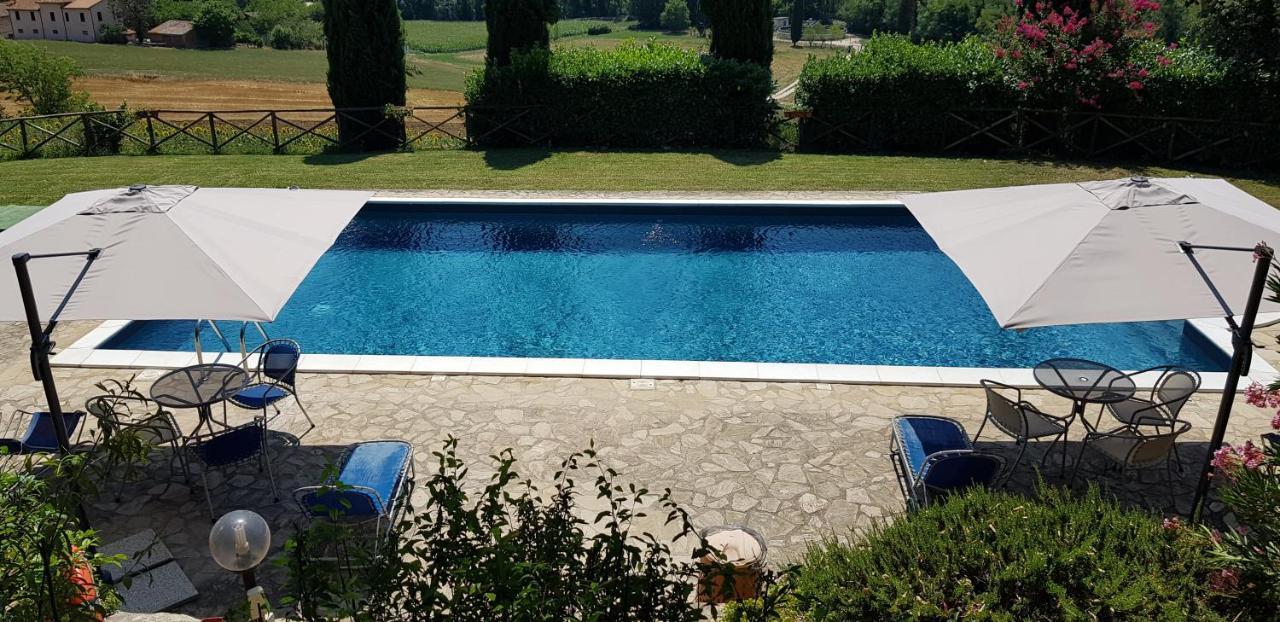 Case In Campagna Con Piscina A Todi Buitenkant foto